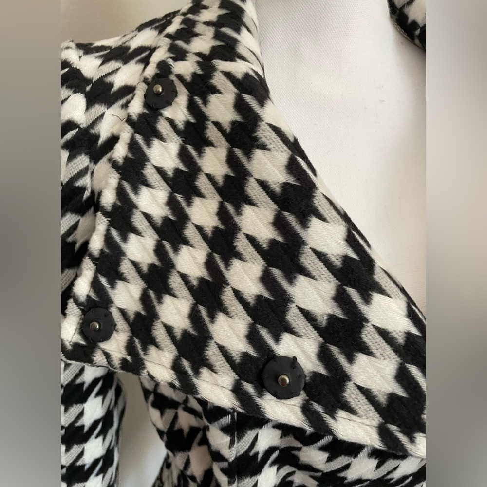 Chic Houndstooth Wrap Jacket - image 2